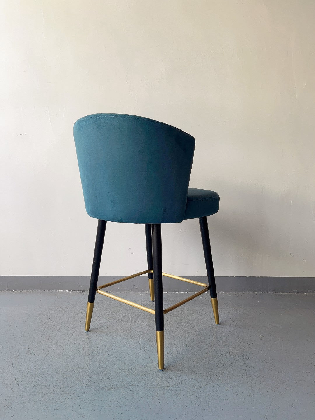 Elegant Barstool For Hotel Furniture and Bar Area