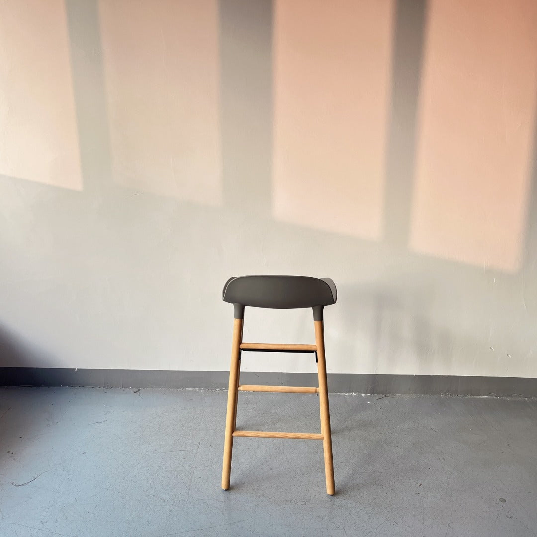 Contemporary High Stool - Soft Grey Upholstered Seat with Natural Oak Frame - Sleek Cafe Style Seating