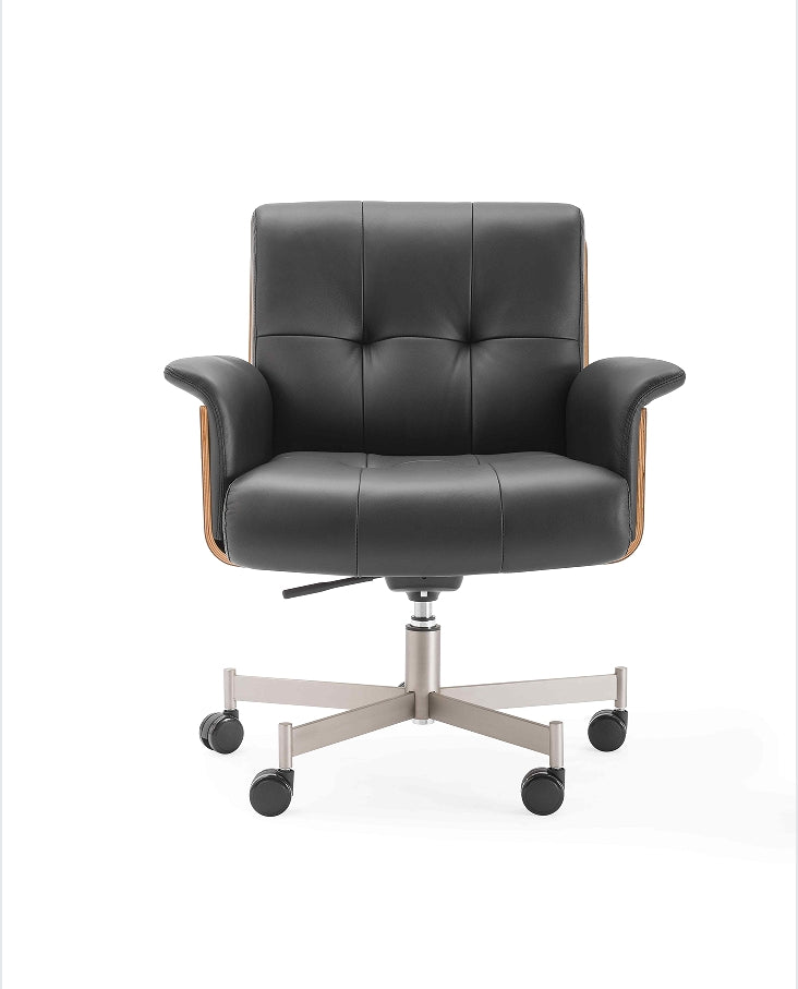 Executive Leather Office Chair – Wooden Armrests & Adjustable Swivel Base