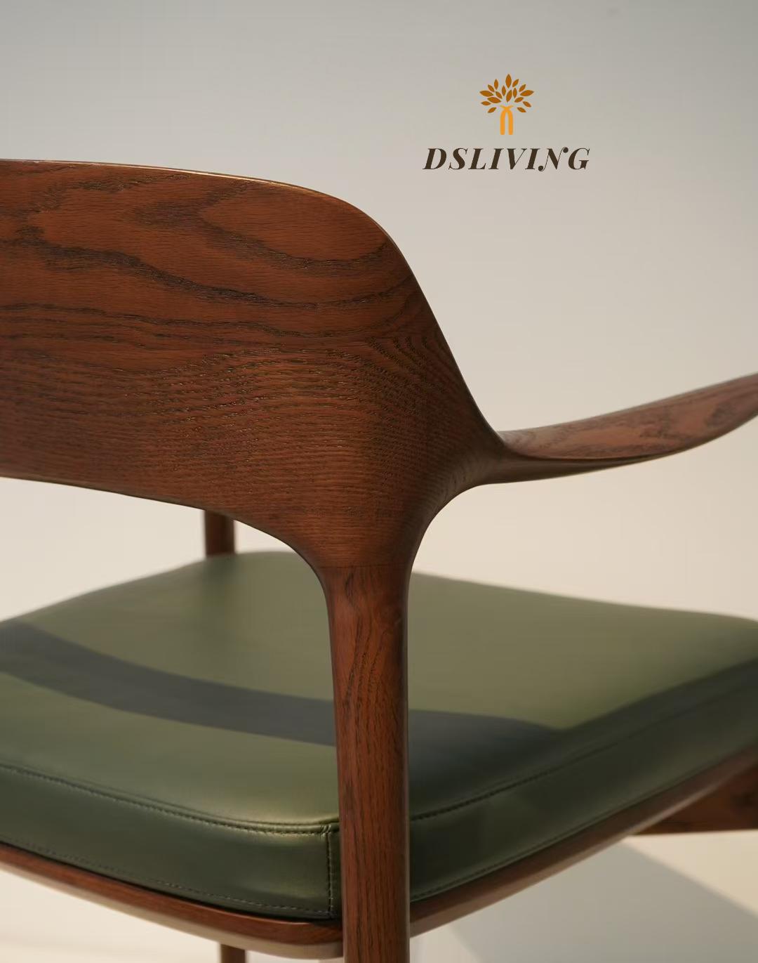 DSLIVING Heritage Curve Lounge Chair