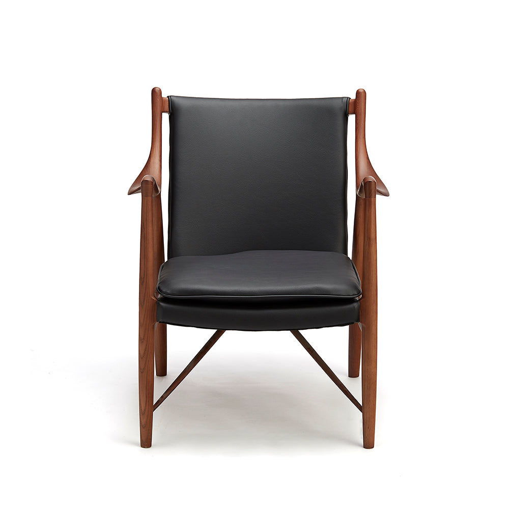FluidSculpt™ Solo Lounge Chair: Organic Modernism in Walnut & Noir Leather