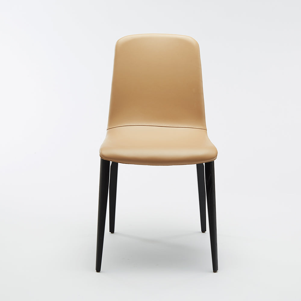 Minimalist Scandinavian Chair – Full-Grain Leather & Matte Black Base
