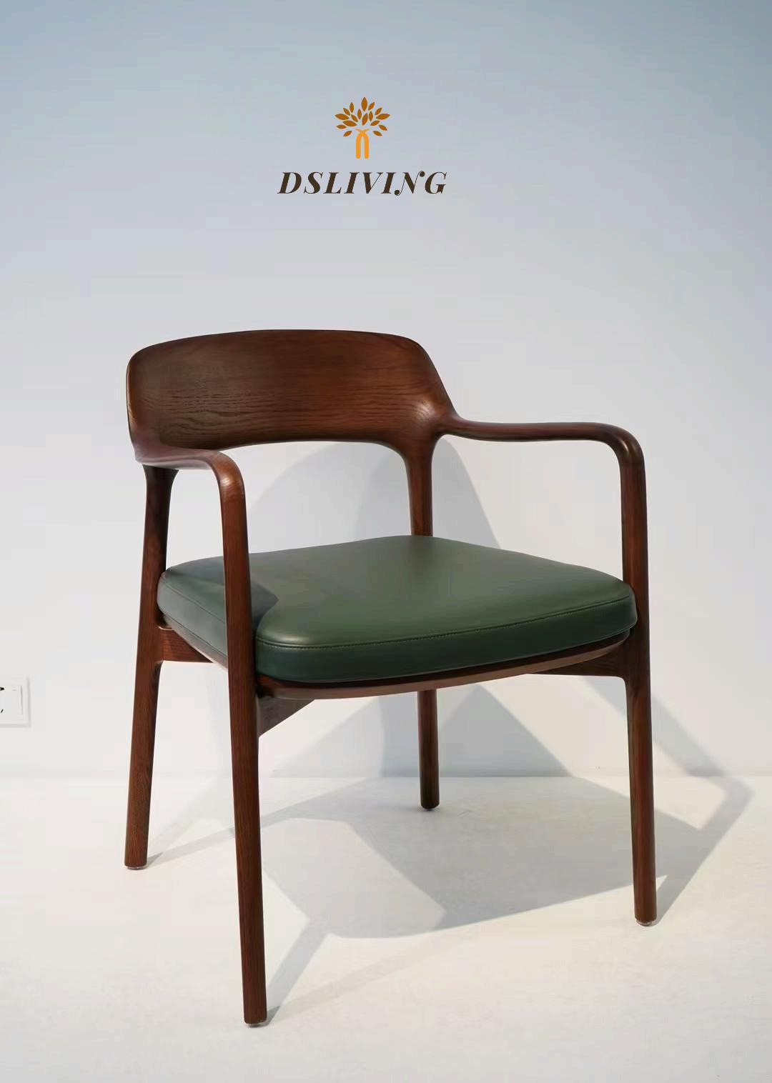 DSLIVING Heritage Curve Lounge Chair