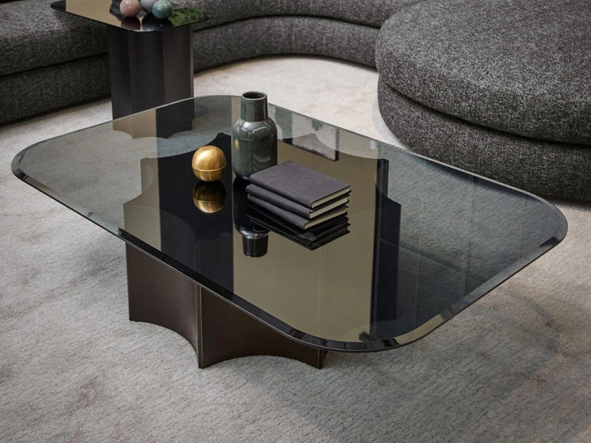 Aura Curve Table