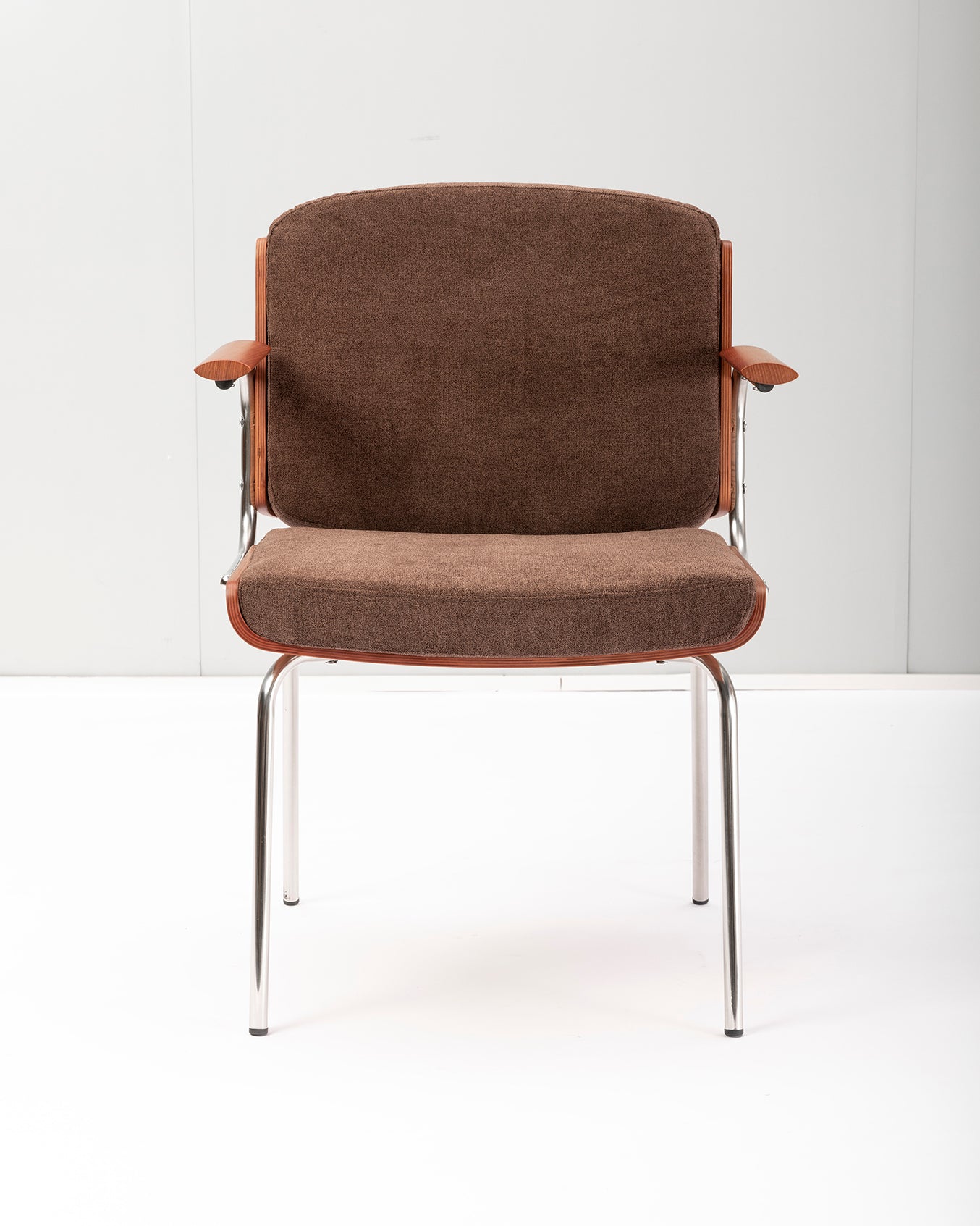 Modern Velvet Accent Chair - Solid Wood Frame & Metal Legs Mid-Century Inspired