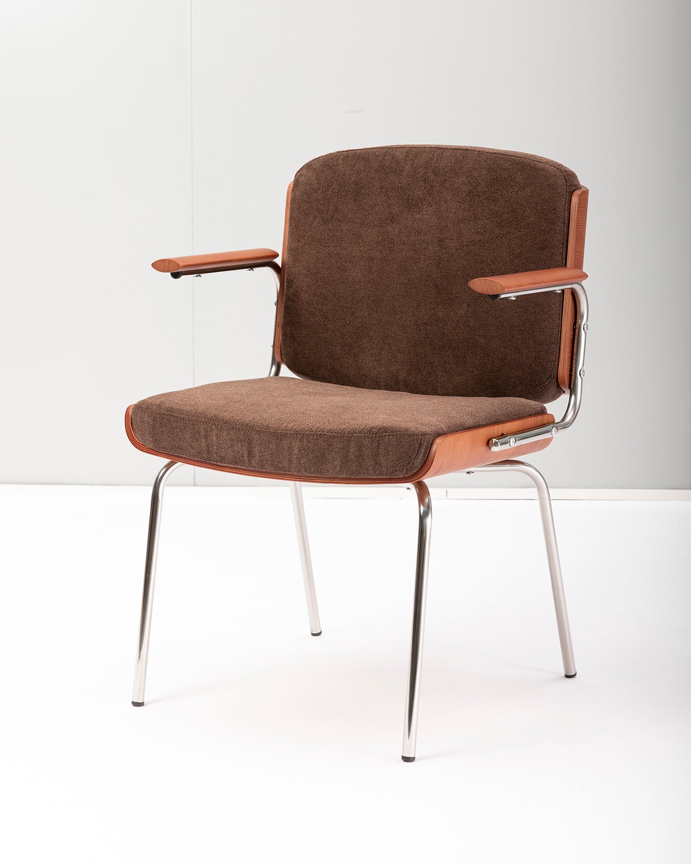 Modern Velvet Accent Chair - Solid Wood Frame & Metal Legs Mid-Century Inspired