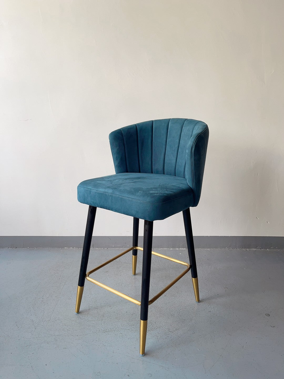 Elegant Barstool For Hotel Furniture and Bar Area