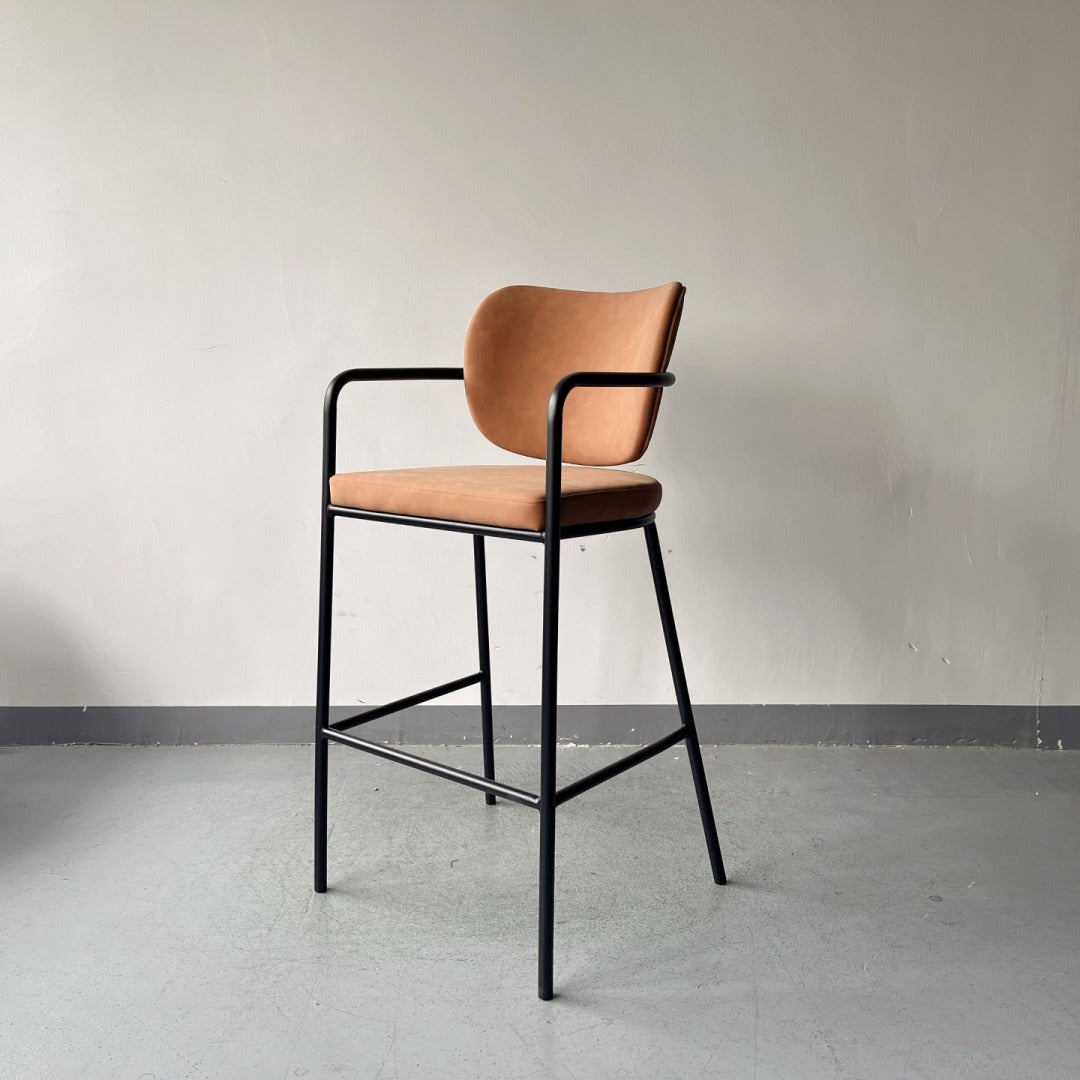 Minimalist Bar Stool with Arms – Black Steel Frame & Brown Padded Upholstery