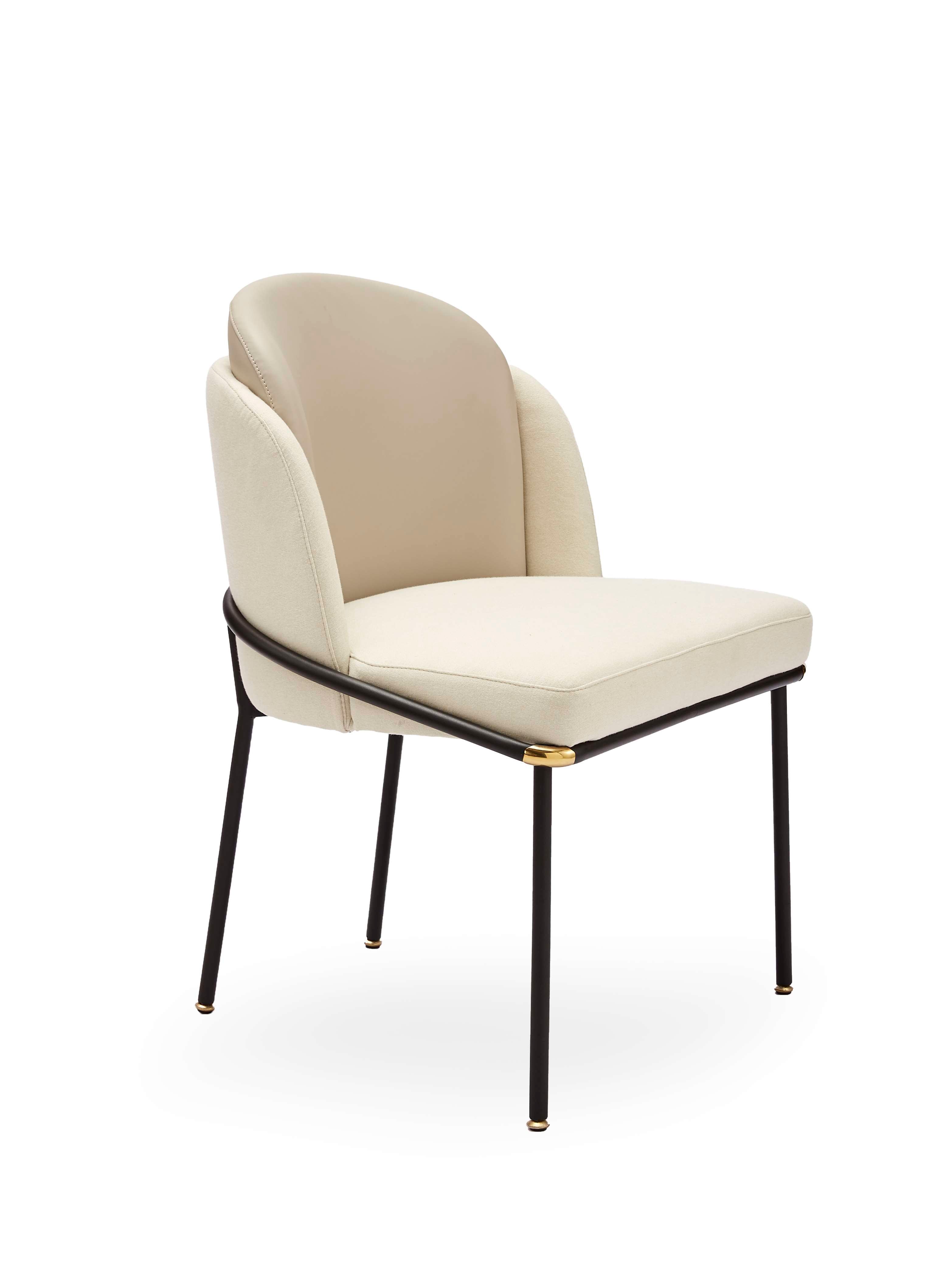 Beige Modern Lounge Chair – Black Metal Frame with Gold-Tipped Legs – Mid-Century Inspired Accent Chair for Living Room & Office