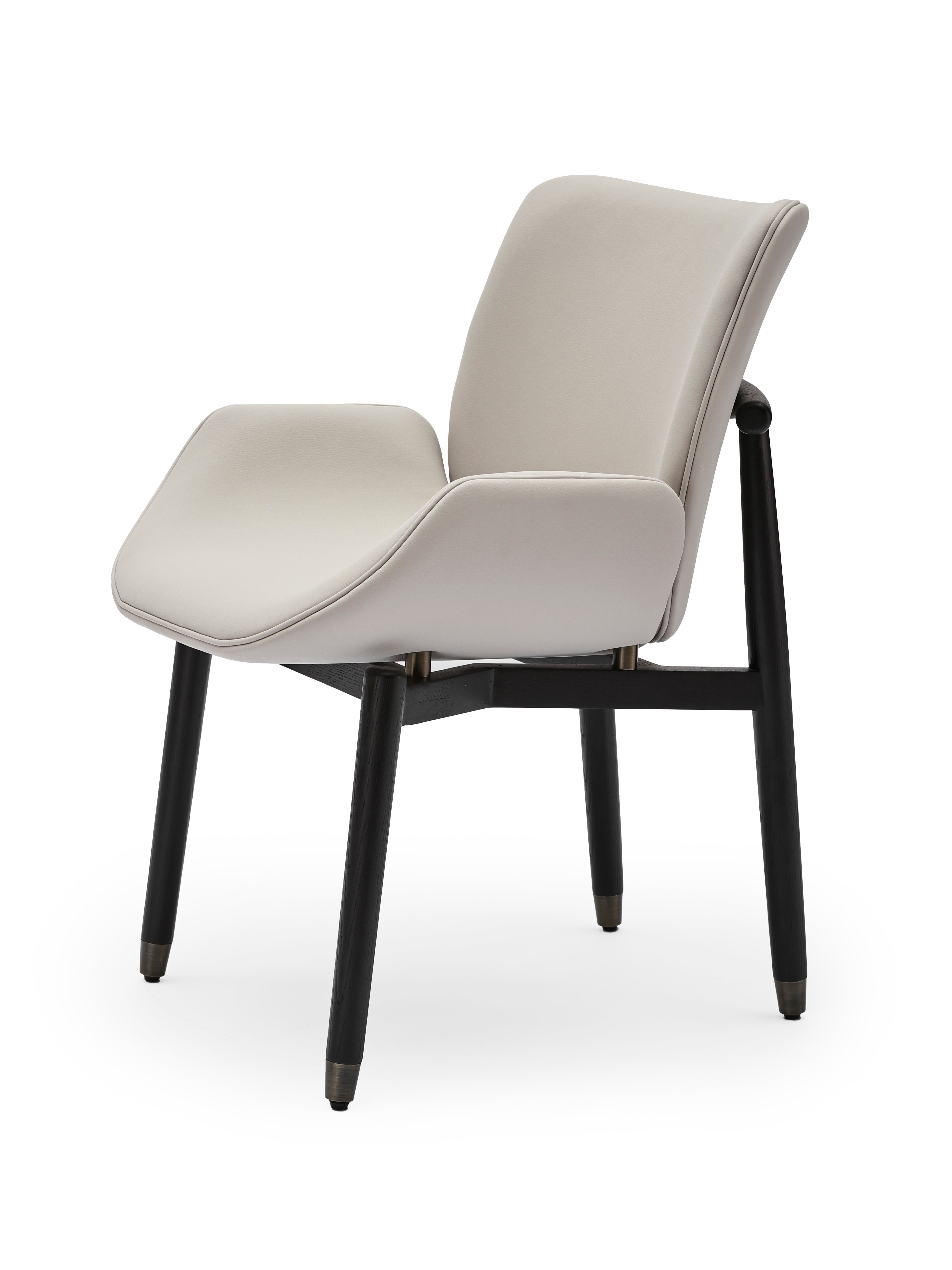 LUX E140 018 Modern Leather Chair
